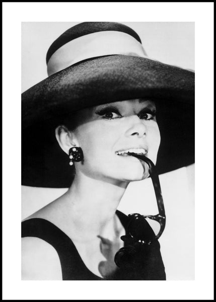 Audrey Hepburn 2 | INDRAMMET BILLEDE Indrammet billede ART COPENHAGEN 30x40 Sort 