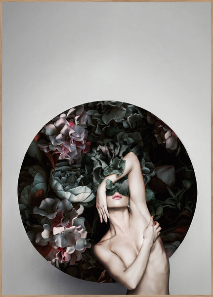 Flower Lady 2 | INDRAMMET BILLEDE Indrammet billede ART COPENHAGEN   