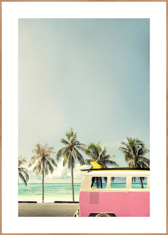 Surf Bus pink | INDRAMMET BILLEDE Indrammet billede ART COPENHAGEN 30x40 Egeramme 