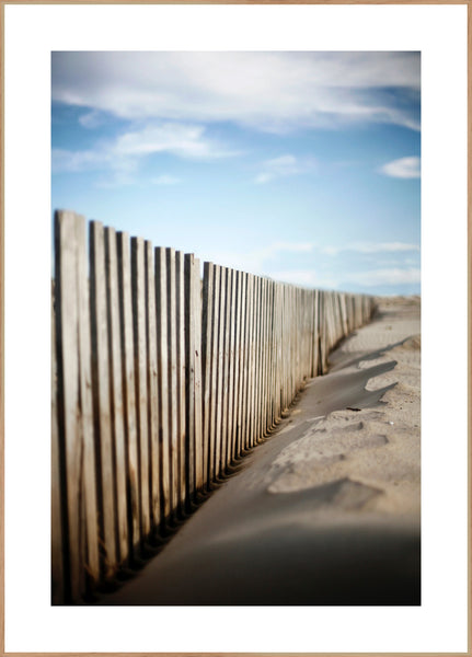 Sand behind bars | INDRAMMET BILLEDE Indrammet billede ART COPENHAGEN 30x40 Egeramme 